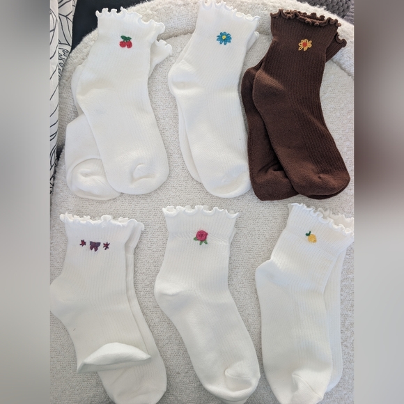 Embroidered Ruffle Ankle Socks - Picture 1 of 1